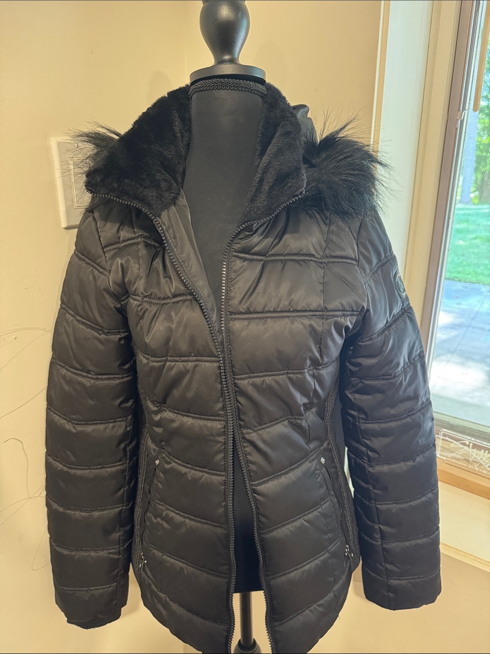 Nautica Black Quilted Faux-Fur Trim Puffer Jacket womens size small